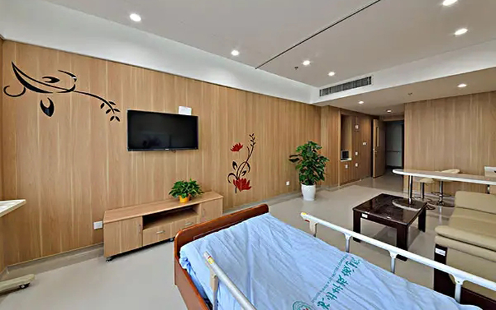 做對、做好、做與眾不同——醫(yī)院病房門從愿景去闡述品牌